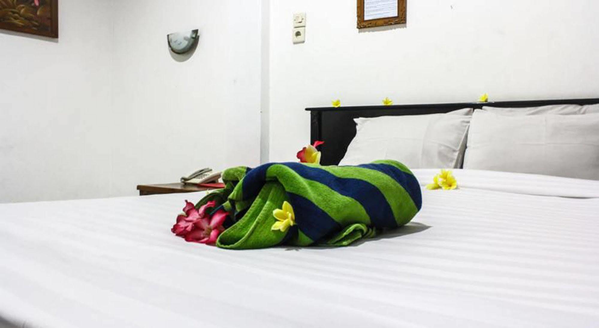 Hotel Puri Tanah Lot Kuta Lombok Dış mekan fotoğraf