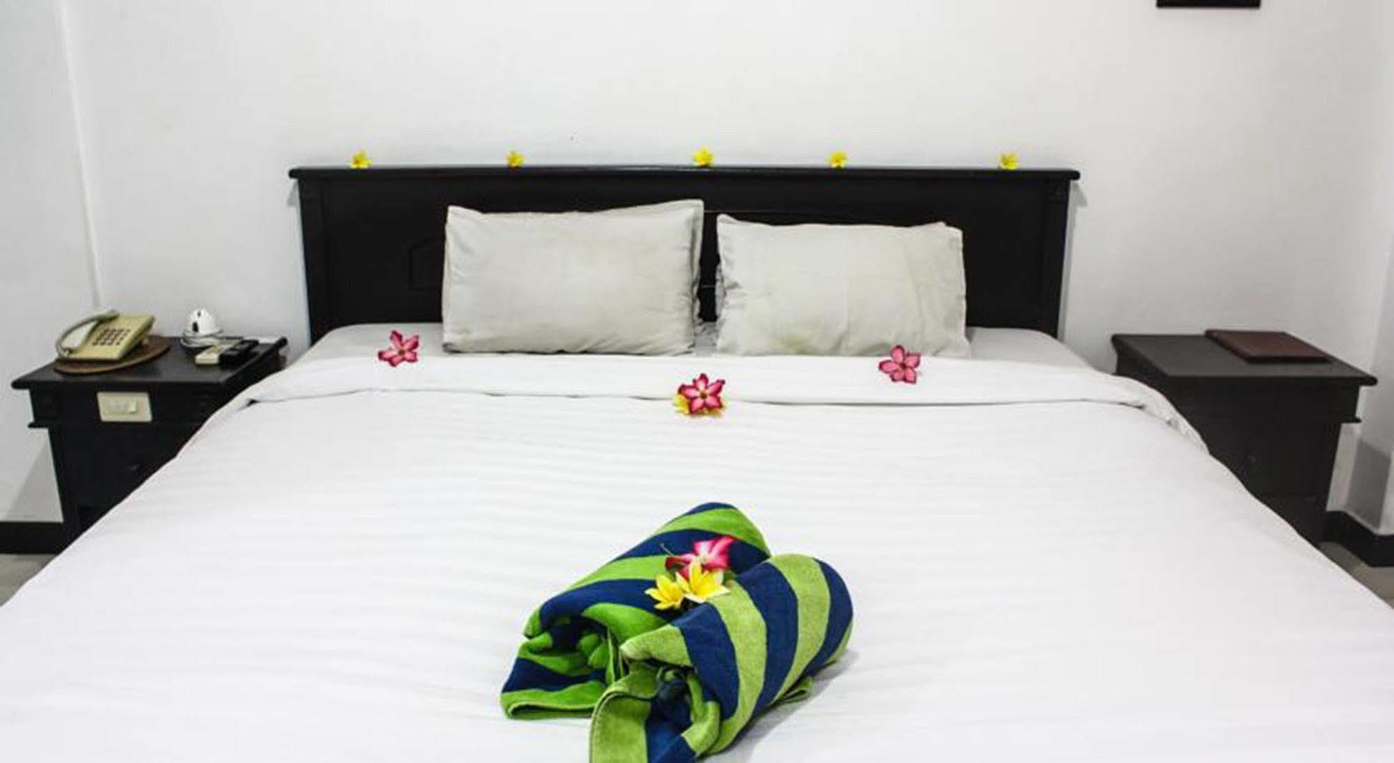 Hotel Puri Tanah Lot Kuta Lombok Dış mekan fotoğraf